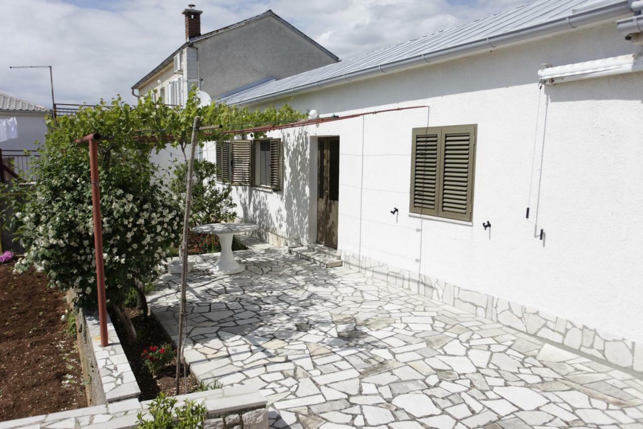Guest House Balazevic โนวีวีโนดอลสกี ภายนอก รูปภาพ