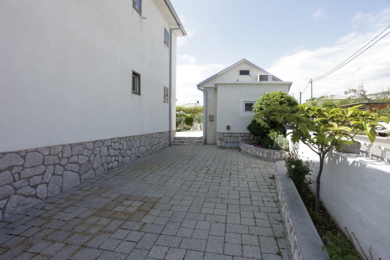 Guest House Balazevic โนวีวีโนดอลสกี ภายนอก รูปภาพ