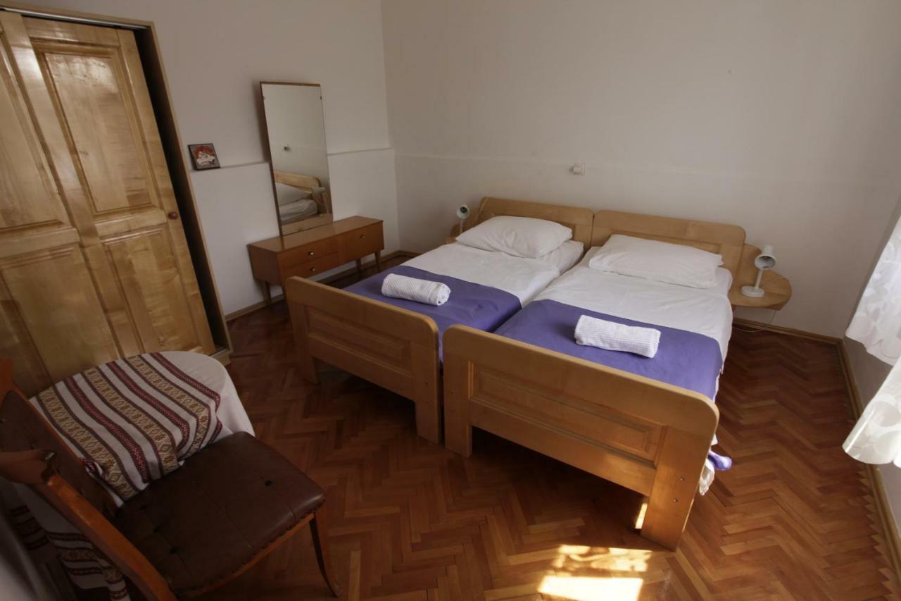 Guest House Balazevic โนวีวีโนดอลสกี ภายนอก รูปภาพ