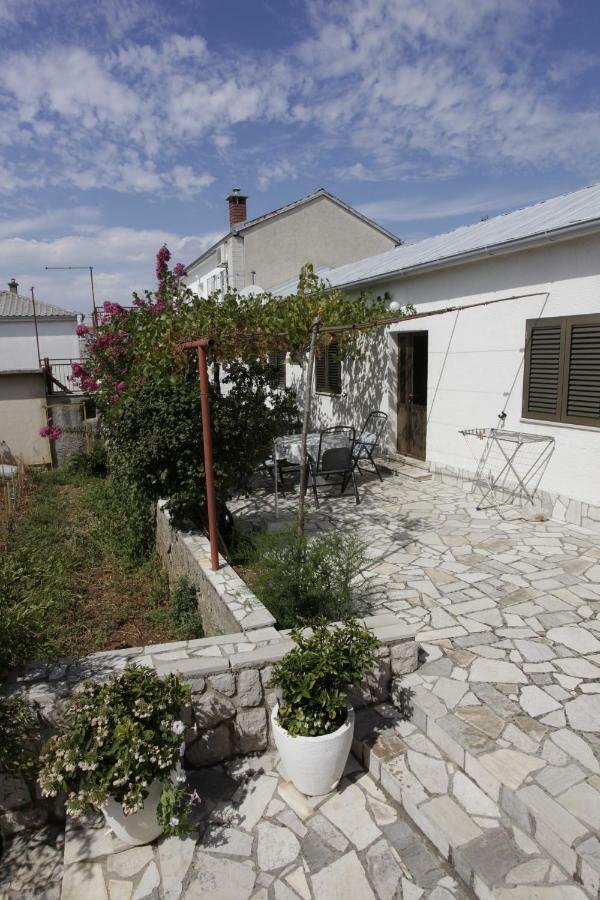 Guest House Balazevic โนวีวีโนดอลสกี ภายนอก รูปภาพ