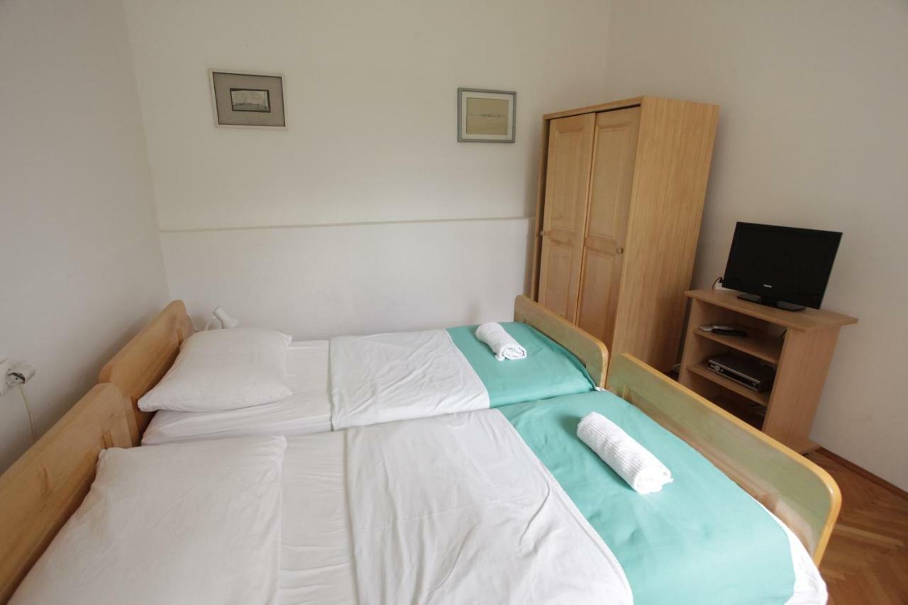 Guest House Balazevic โนวีวีโนดอลสกี ภายนอก รูปภาพ